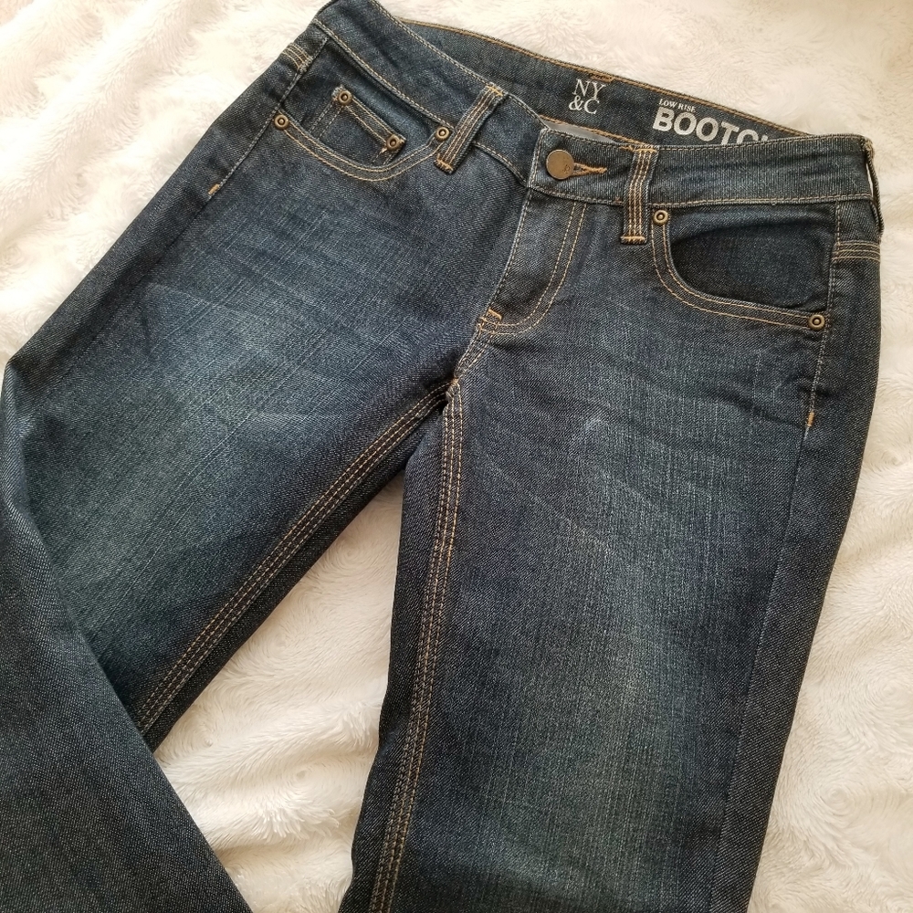 NEW YORK & COMPANY curvy Low rise bootcut jeans